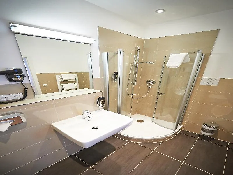 Hotel Elch Nuremberg 3*,